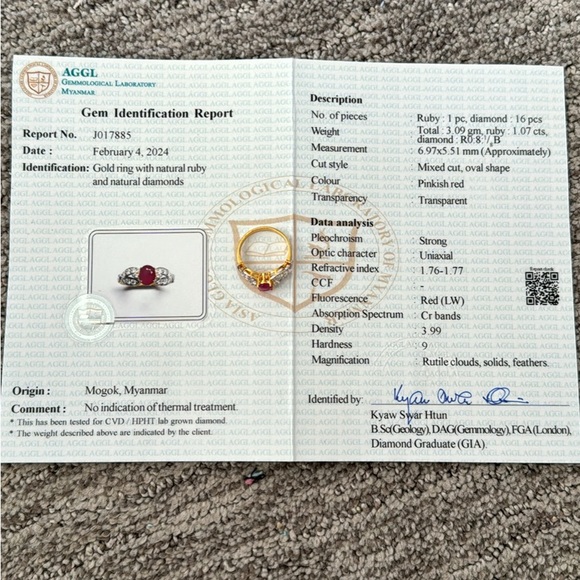 Natural 1.07ct Burmese Ruby and Diamond 18K Yellow Gold Ring - Picture 4 of 5